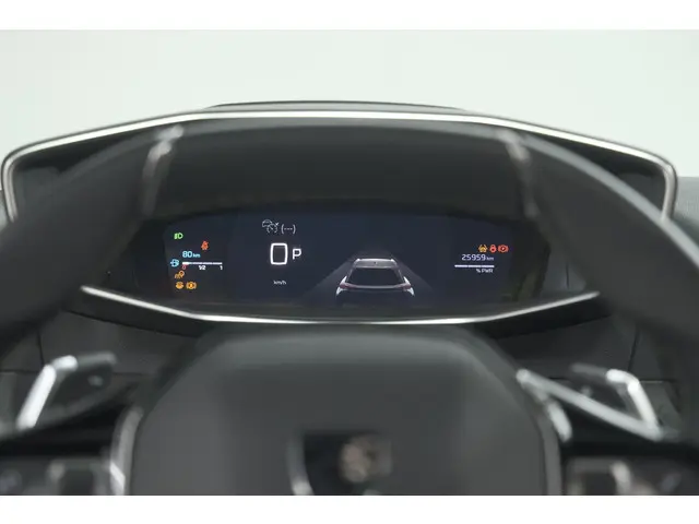 Peugeot 2008 Hybrid 136 e-DSC6 GT 2024 Hybride Benzine 46