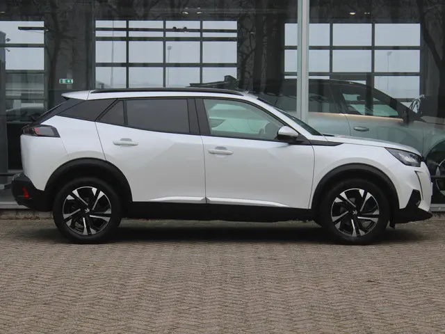 Peugeot 2008 1.2 PT Blue Lease Allure 2020 Benzine 25