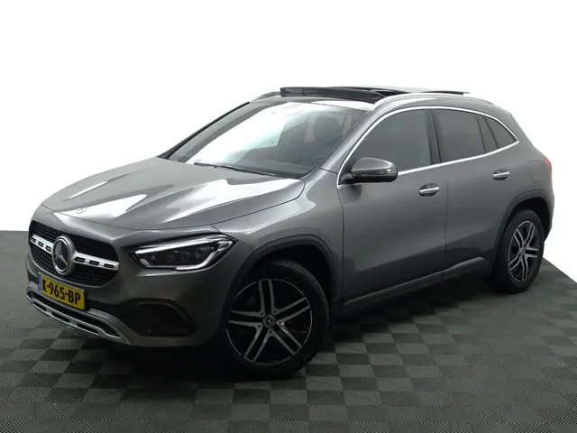 Mercedes-Benz GLA 200 Premium Luxury Aut- 2020 Benzine 4