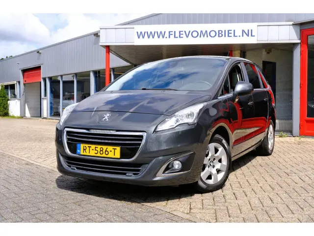 Peugeot 5008 1.6 HDi Blue Lease 2014 Diesel