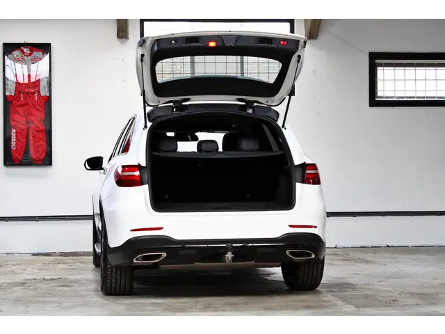 Mercedes-Benz GLC 250 4MATIC Premium Plus 2018 Benzine 10
