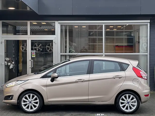 Ford Fiesta 1.0 EcoBoost Titanium 2016 Benzine 2