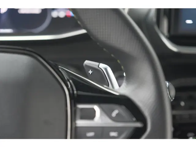 Peugeot 2008 PureTech 130 EAT8 GT 2024 Benzine 44