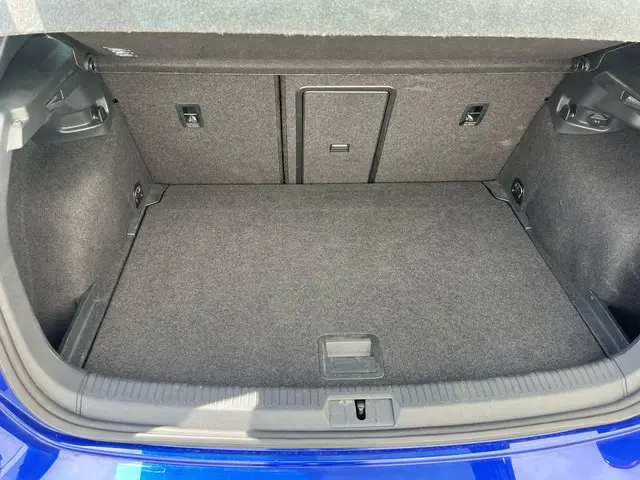 Volkswagen Golf 2.0 TSI 4Motion R 2017 Benzine 33