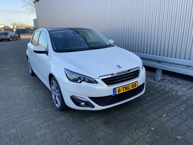 Peugeot 308 1.6 THP Allure 2014 Benzine 16