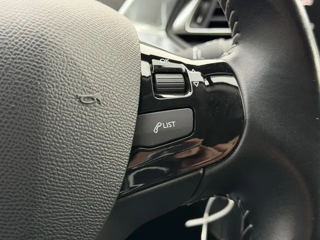 Peugeot 308 1.2 PureTech Style 2017 Benzine 30