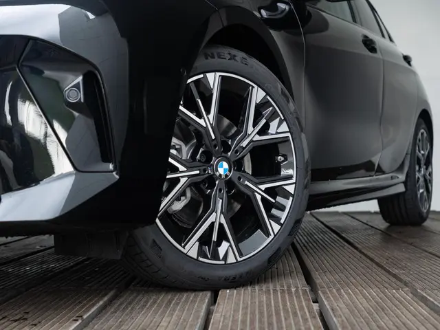 BMW 1 Serie 120 2025 Benzine 10