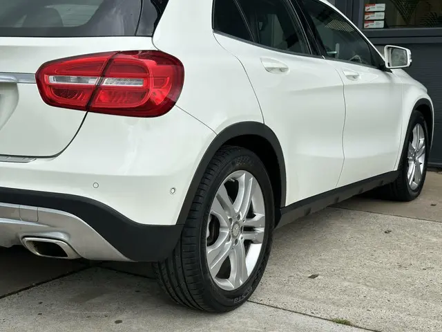 Mercedes-Benz GLA 180 Prestige 2016 Benzine 8