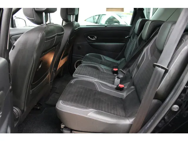 Renault Scénic Xmod 1.2 TCe Bose 2013 Benzine 7