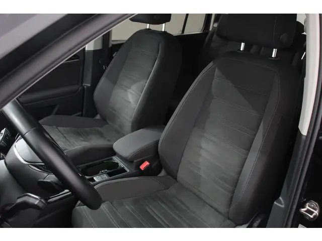 Volkswagen Touran 1.5 TSI DSG Highline 7p 2021 Benzine 11