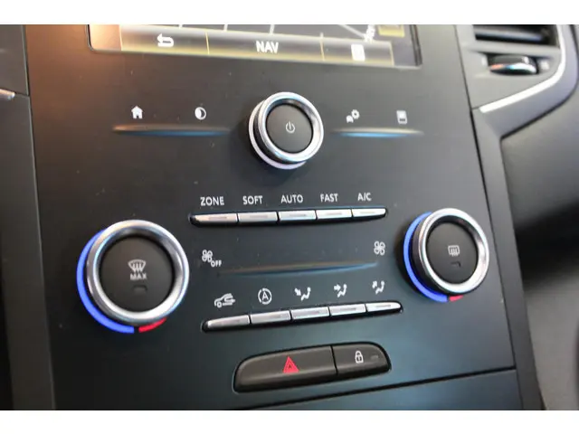 Renault Mégane Estate 1.5 Blue dCi Limited 2019 Diesel 23