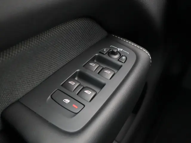 Volvo XC60 2.0 B4 R-Design 2022 Benzine 20