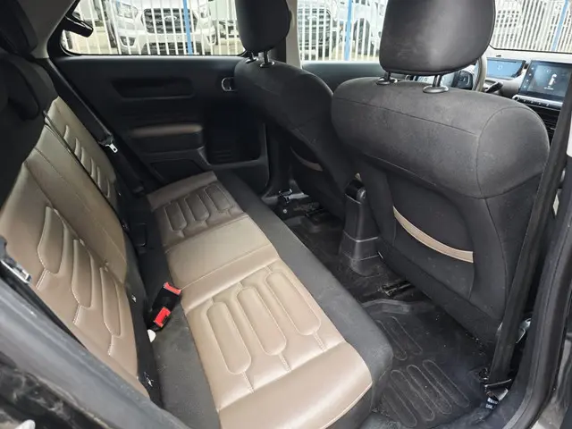 Citroën C4 Cactus 1.2 PureTech Shine 2015 Benzine 11