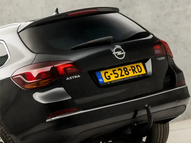 Opel Astra Sports Tourer 1.6 Turbo Sport 2013 Benzine 28