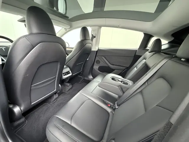 Tesla Model Y Long Range AWD 75 kWh 2022 Elektrisch 20