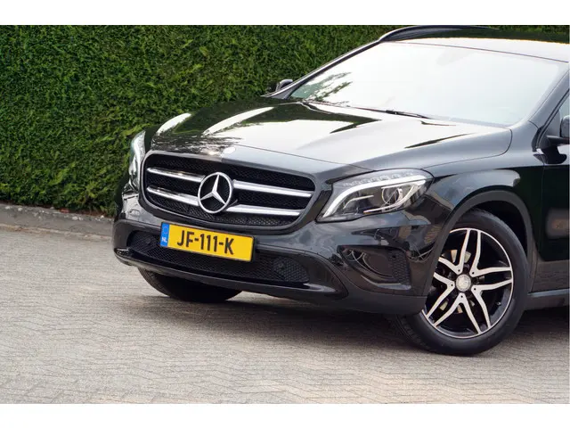 Mercedes-Benz GLA GLA 180 Ambition Night 2016 Benzine 33