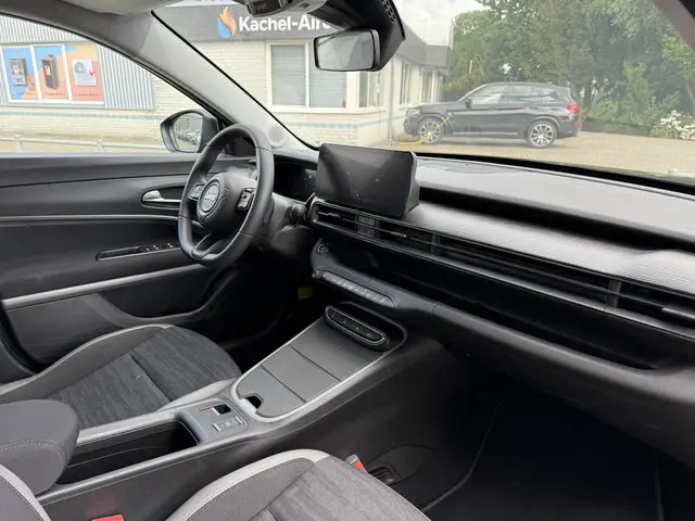 Jeep Avenger Longitude 54 kWh Aut. 2024 Elektrisch 14