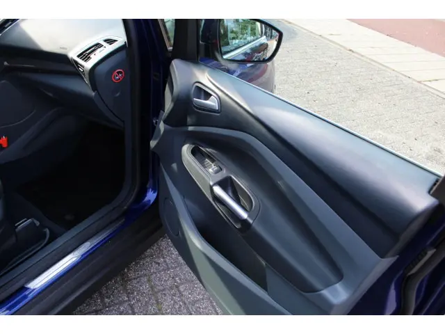 Ford C-MAX 1.6 Eco. Titanium 2014 Benzine 24