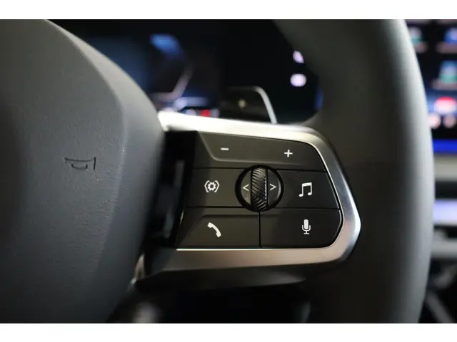 BMW 1 Serie 120 2025 Benzine 25