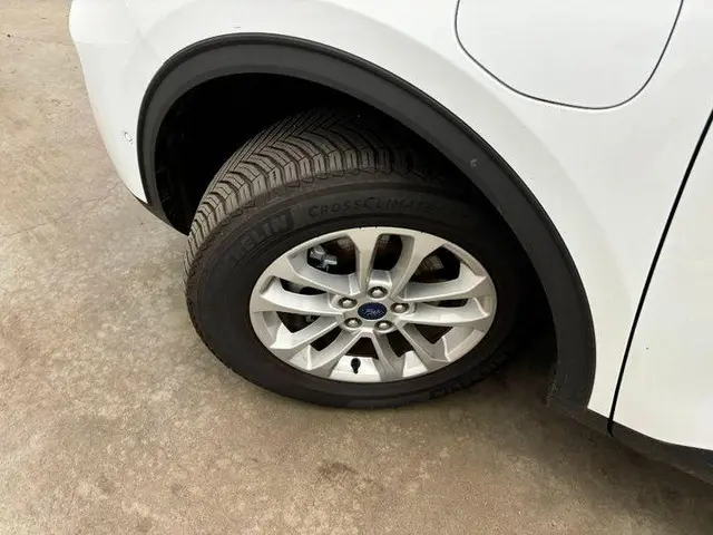 Ford Kuga 2.5 PHEV Titanium 2023 Hybride Benzine 5