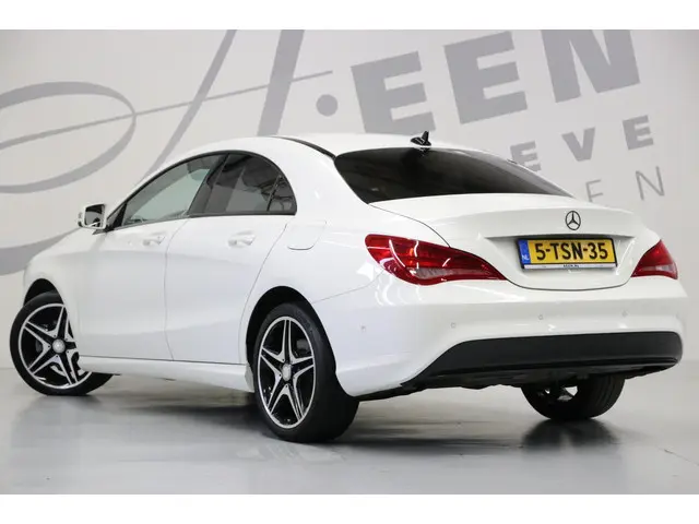 Mercedes-Benz CLA 180 2014 Benzine 27
