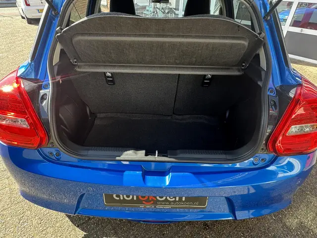 Suzuki Swift 1.2 Select Smart Hybrid 2022 Benzine 18