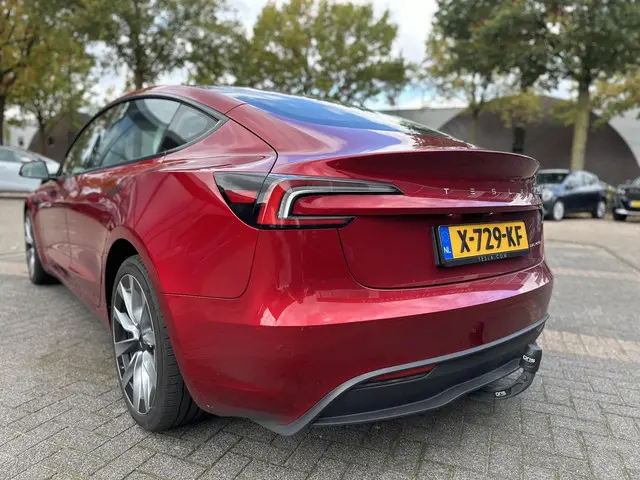 Tesla Model 3 Long Range AWD 78 kWh 2023 Elektrisch 4