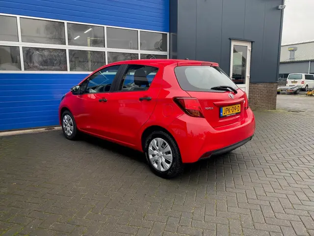 Toyota Yaris 1.0 VVT-i Trend airco 2016 Benzine 5
