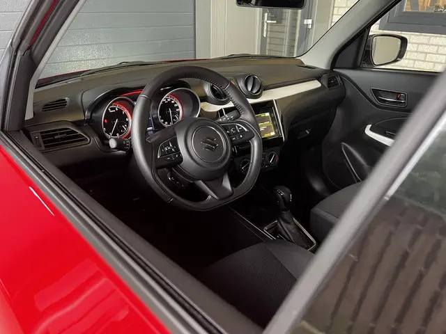 Suzuki Swift 1.2 Select Smart Hybrid 2023 Benzine 7