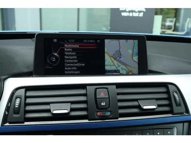 BMW 3 Serie Gran Turismo 320i Executive 2015 Benzine 21