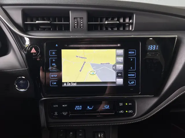 Toyota Auris 1.8 Hybrid Team D 2018 Hybride Benzine 12