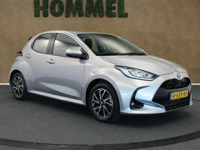 Toyota Yaris 1.5 Hybrid Dynamic 2022 Hybride Benzine 12