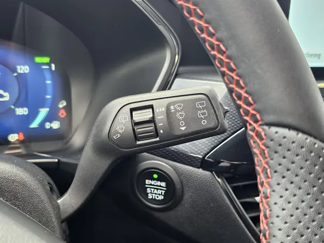 Ford Kuga 2.5 PHEV ST-Line X 2024 Hybride Benzine 16