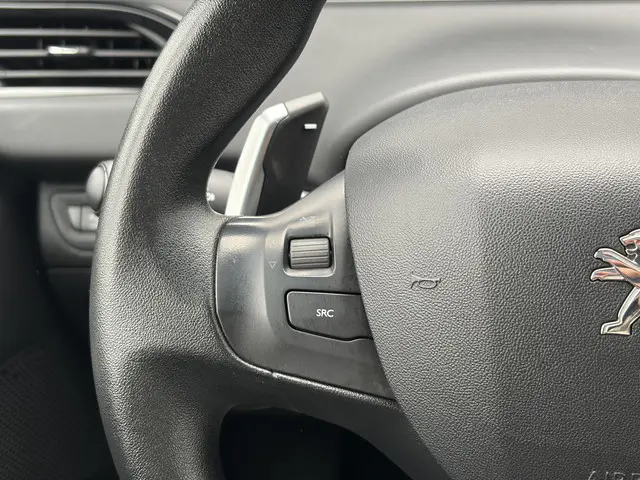 Peugeot 208 1.2 e-VTi Blue Lease 2013 Benzine 16