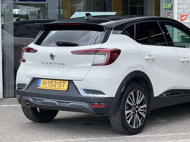 Renault Captur 1.3 TCe 130 Initiale Paris 2020 Benzine 34