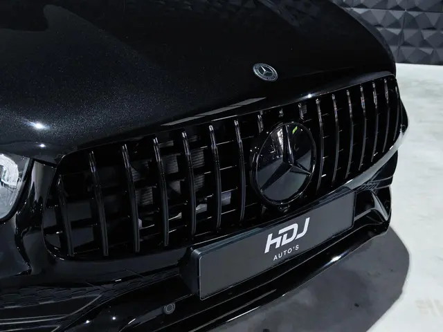 Mercedes-Benz GLC Coupé 300e AMG 2021 Hybride Benzine 7