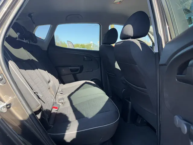 Kia Venga 1.4 CVVT Plus Pack 2013 Benzine 8
