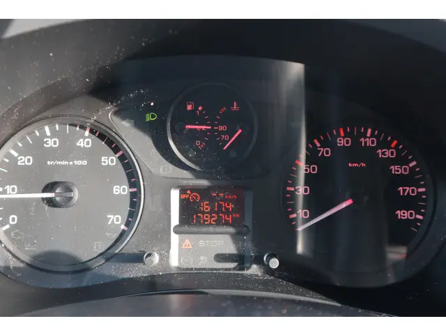 Citroën Berlingo 1.6 BlueHDI 75 Club 2018 Diesel 26