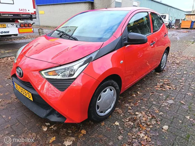 Toyota Aygo 1.0 VVT-i x Incl nieuwe APK 2019 Benzine 3