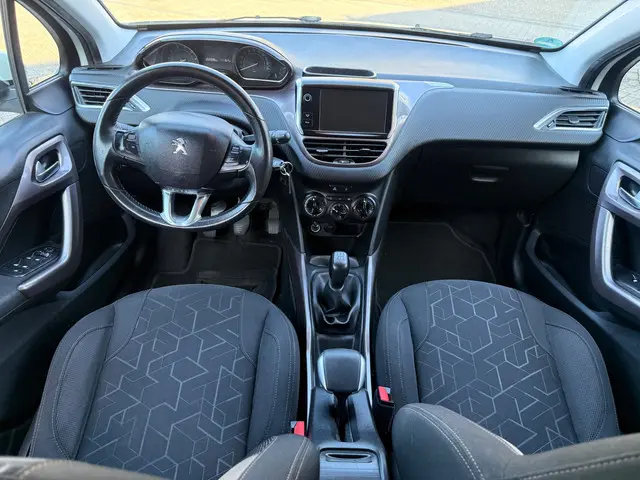 Peugeot 2008 1.2 VTi Active. ((( mooi nette auto )))) 2014 Benzine 7