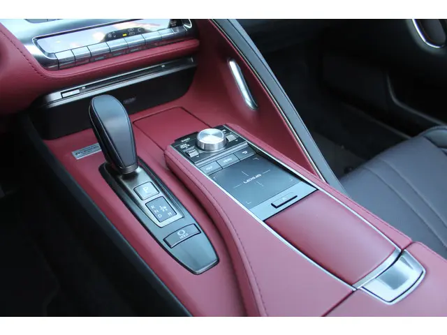 Lexus LC Convertible 500 Hokkaido Edition 2023 Benzine 34