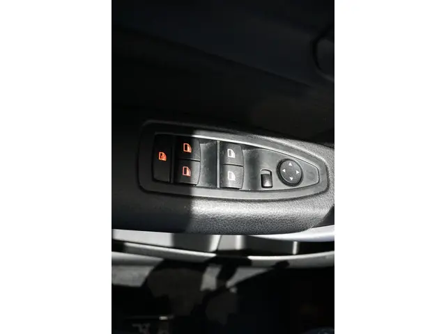 BMW 1 Serie 116i Business+ 2012 Benzine 23