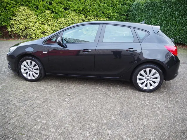 Opel Astra 1.4 Turbo Berlin 2014 Benzine 7