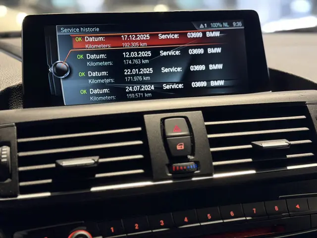 BMW 1 Serie 120i M Sport High Executive 2017 Benzine 27