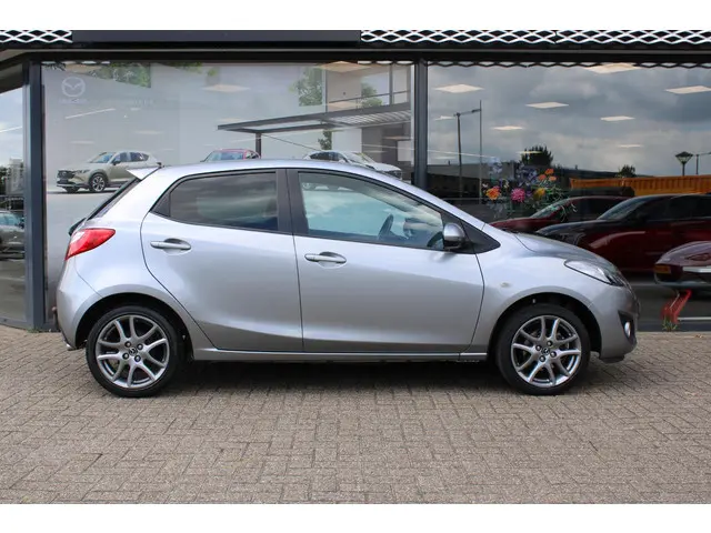Mazda 2 1.3 Navigator GT 2012 Benzine 6