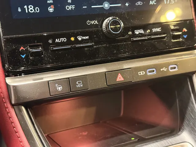 Lexus LBX 35th Edition 2026 Hybride Benzine 15