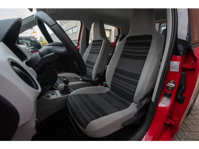 SEAT Mii 1.0 Style Chic 2014 Benzine 4