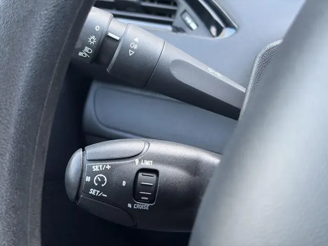 Peugeot 208 1.2 PureTech Active 2018 Benzine 18