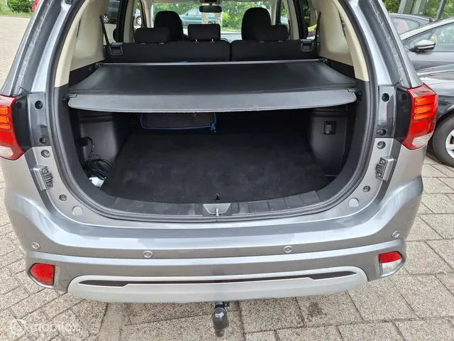 Mitsubishi Outlander 2.4 PHEV PURE 2020 Hybride Benzine 9