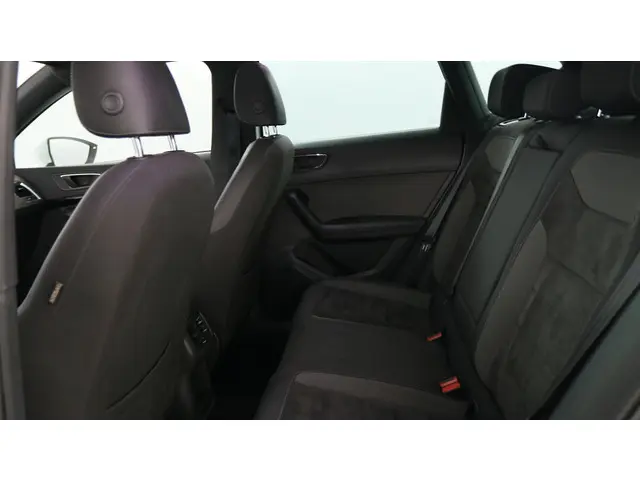 SEAT Ateca 1.4 EcoTSI 150pk Xcellence DSG 2017 Benzine 37